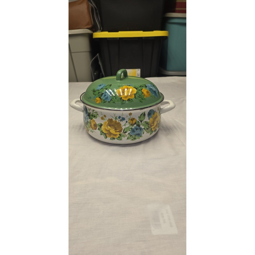 Pioneer Women 4-quart enameled steel dutch oven In The Rose Shadow Pattern